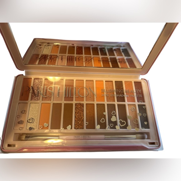 Paris Hilton Pink Eyelash Curler and 24 Piece Eyeshadow Palette Set NWT - Picture 3 of 7
